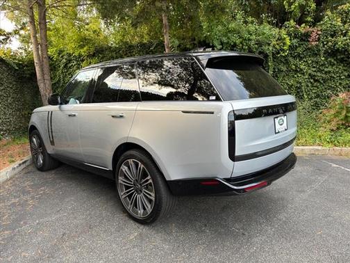 2025 Land Rover Range Rover P530 SE