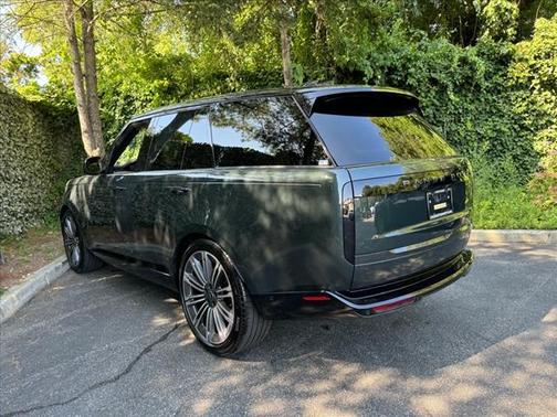 2025 Land Rover Range Rover P530 SE 7 Seat