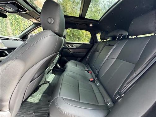 2026 Land Rover Range Rover Velar P250 SE R-Dynamic