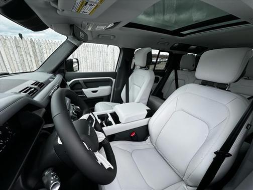 2025 Land Rover Defender P400 S