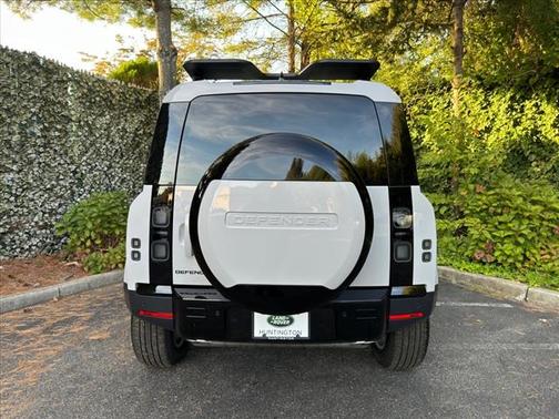2026 Land Rover Defender 110S