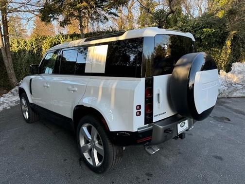 2025 Land Rover Defender P500 X-Dynamic SE