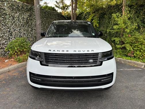 2025 Land Rover Range Rover P550e SE