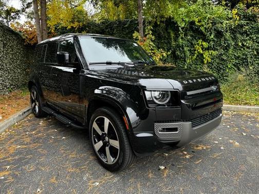 2025 Land Rover Defender P500 X-Dynamic SE