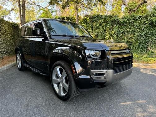 2025 Land Rover Defender P500 X-Dynamic SE