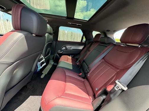 2025 Land Rover Range Rover Sport SE