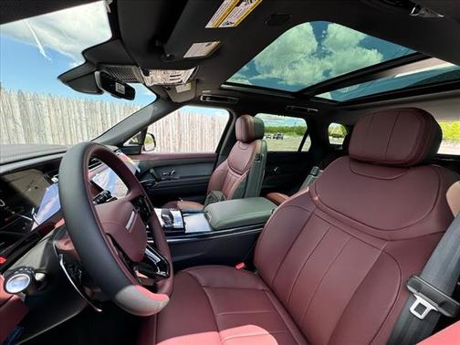 2025 Land Rover Range Rover Sport SE