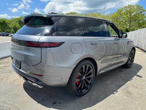 2025 Land Rover Range Rover Sport SE