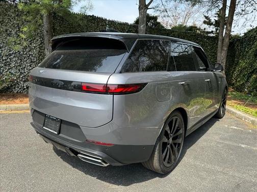 2025 Land Rover Range Rover Sport SE