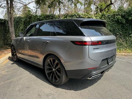 2025 Land Rover Range Rover Sport SE