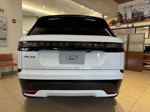 2026 Land Rover Range Rover Velar P250 SE R-Dynamic