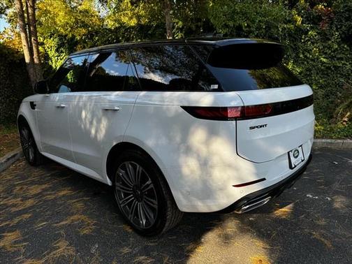 2025 Land Rover Range Rover Sport SE