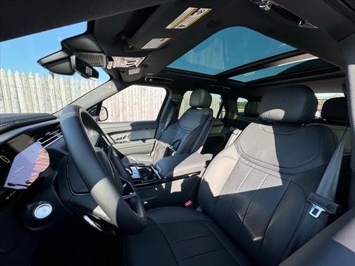 2025 Land Rover Range Rover Sport SE