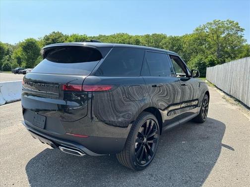 2025 Land Rover Range Rover Sport SE