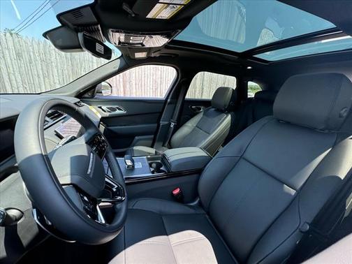 2026 Land Rover Range Rover Velar P250 SE R-Dynamic
