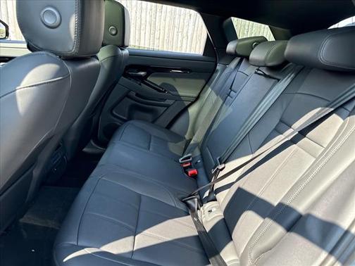 2026 Land Rover Range Rover Evoque Dynamic SE