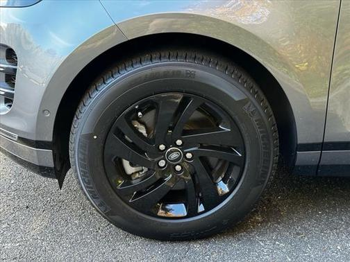 2026 Land Rover Range Rover Evoque Dynamic SE