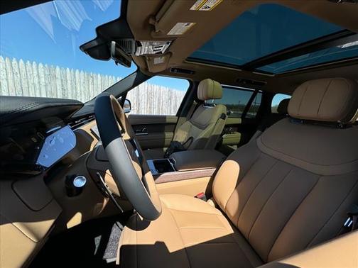 2025 Land Rover Range Rover P530 SE 7 Seat