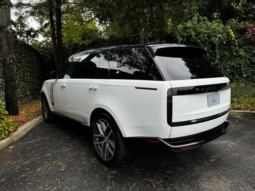 2025 Land Rover Range Rover P530 SE 7 Seat