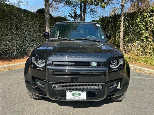 2023 Land Rover Defender 110 V8