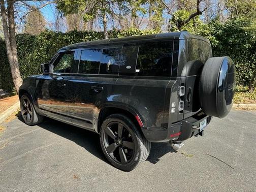 2023 Land Rover Defender 110 V8