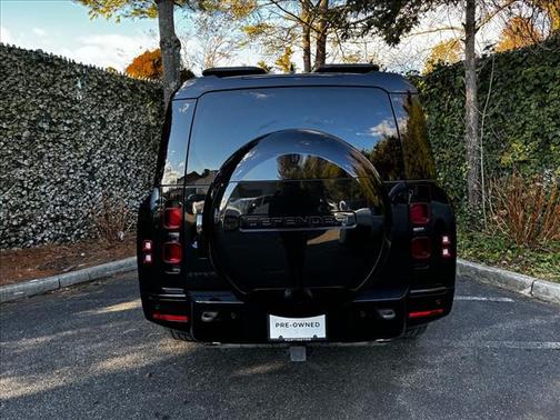 2024 Land Rover Defender 130 X-Dynamic SE