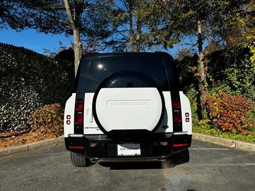 2023 Land Rover Defender 130 X-Dynamic SE