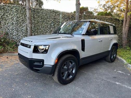 2026 Land Rover Defender 110S