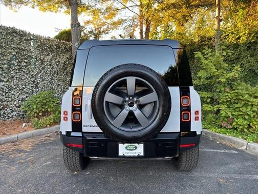 2026 Land Rover Defender 110S