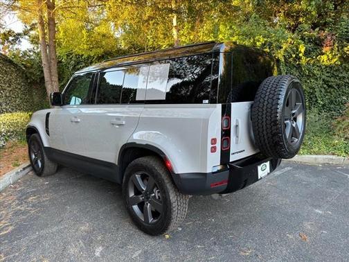 2026 Land Rover Defender 110S