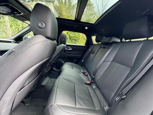 2026 Land Rover Range Rover Velar P250 SE R-Dynamic