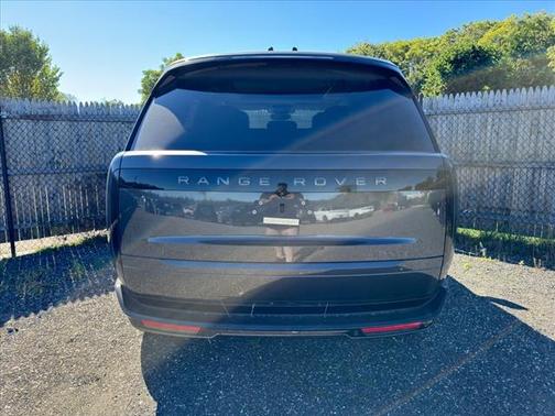 2025 Land Rover Range Rover P400 SE 7 Seat