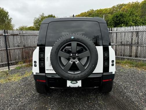 2026 Land Rover Defender 110S