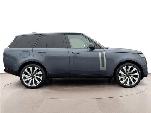 2026 Land Rover Range Rover P530 SE