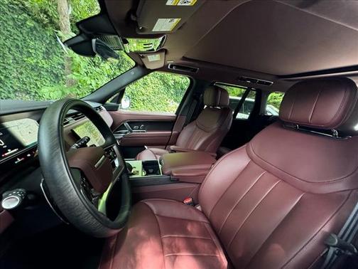 2025 Land Rover Range Rover P530 SE