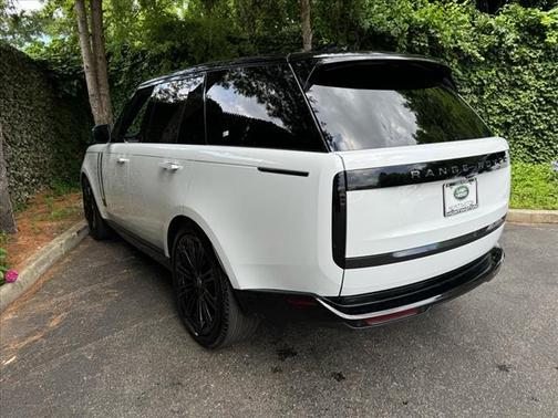 2025 Land Rover Range Rover P530 SE