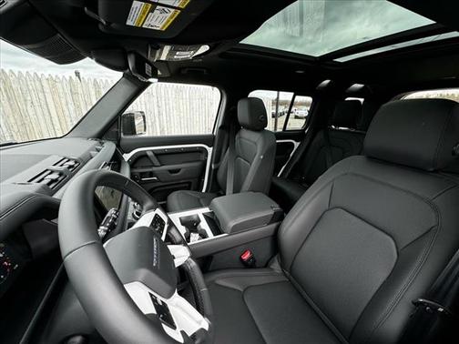 2025 Land Rover Defender P400 S