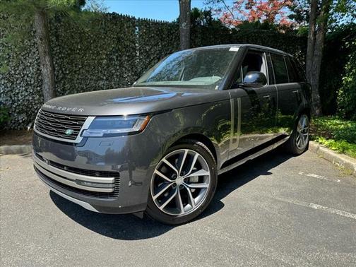 2025 Land Rover Range Rover P550e SE