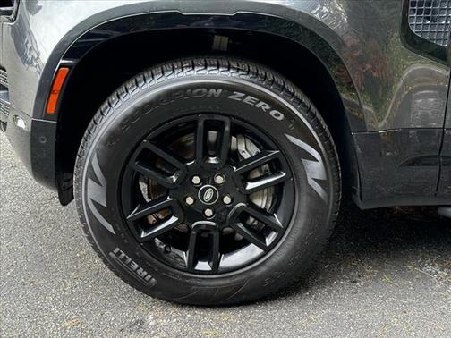 2023 Land Rover Defender 110 X-Dynamic SE