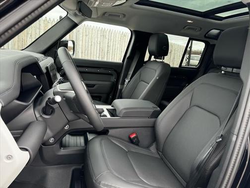 2025 Land Rover Defender P400 S