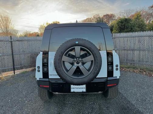 2026 Land Rover Defender 110S