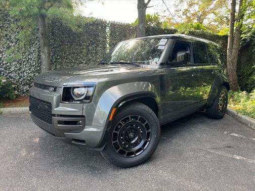 2025 Land Rover Defender OCTA