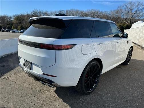 2025 Land Rover Range Rover Sport SE