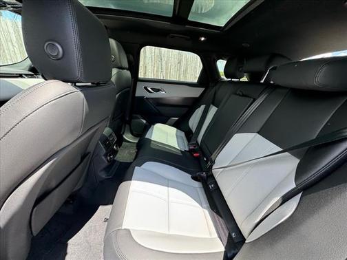 2026 Land Rover Range Rover Velar P250 SE R-Dynamic