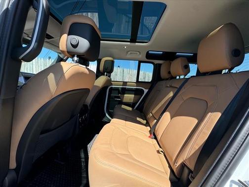 2025 Land Rover Defender P400 S