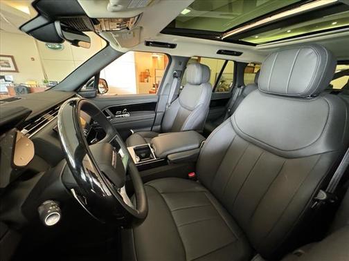 2025 Land Rover Range Rover P530 SE