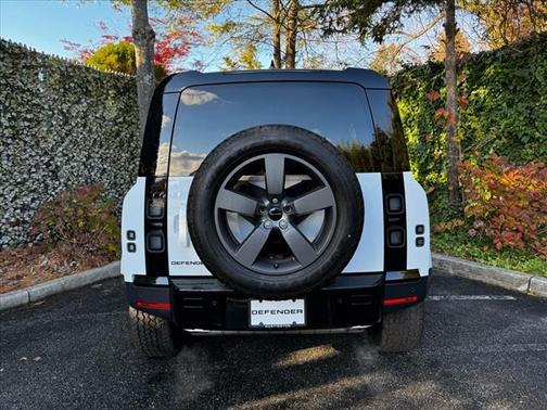 2026 Land Rover Defender 110S