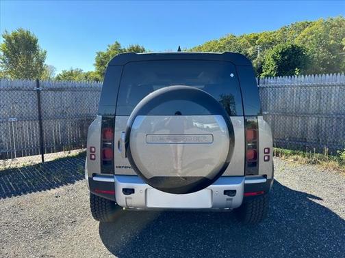 2025 Land Rover Defender P400 S