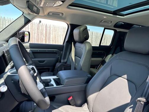 2025 Land Rover Defender P400 S