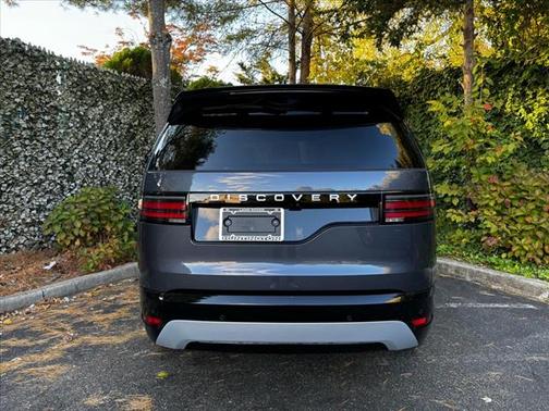 2026 Land Rover Discovery Tempest Edition